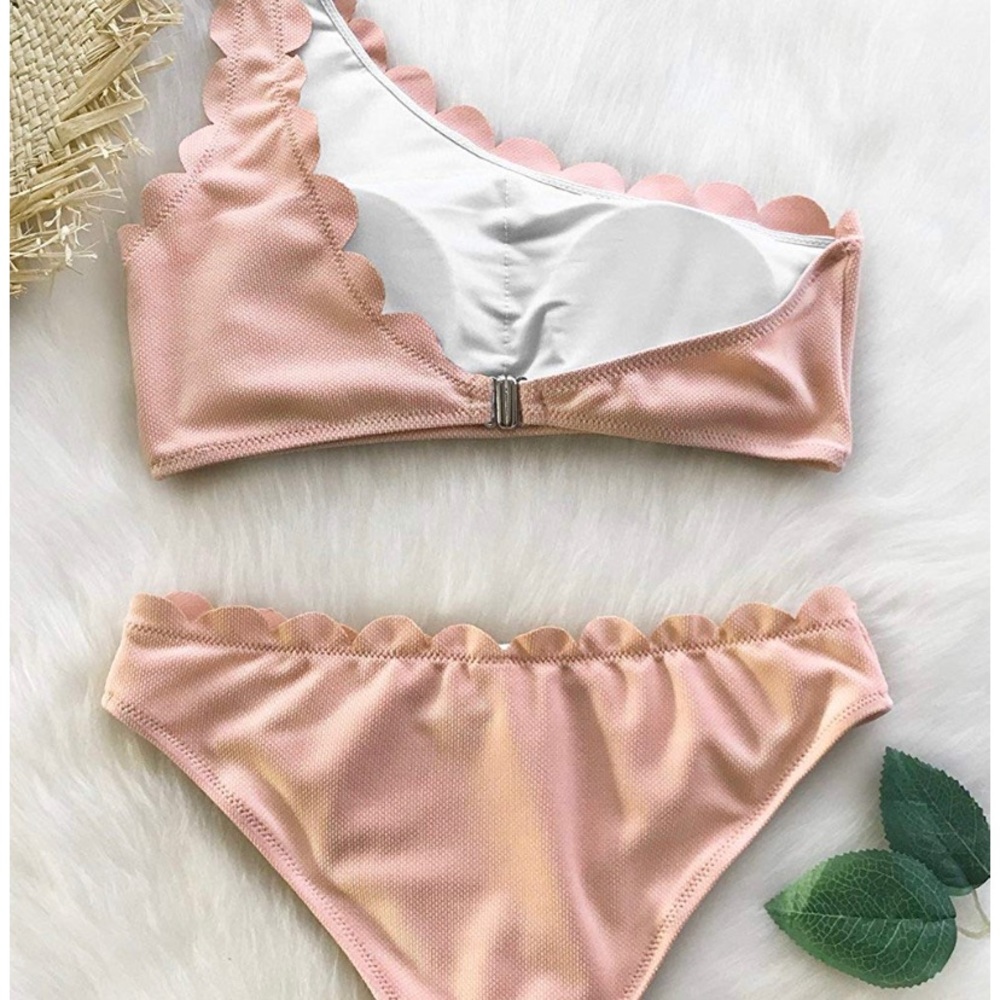 Women's Solid Wavy Edge One-Shoulder Bikini SET
